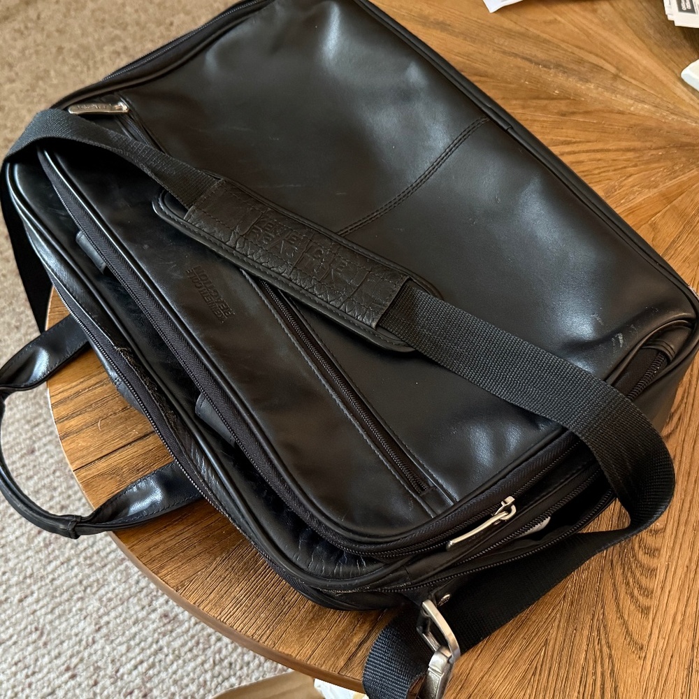 Kenneth Cole Reaction black messenger bag used circa 2010